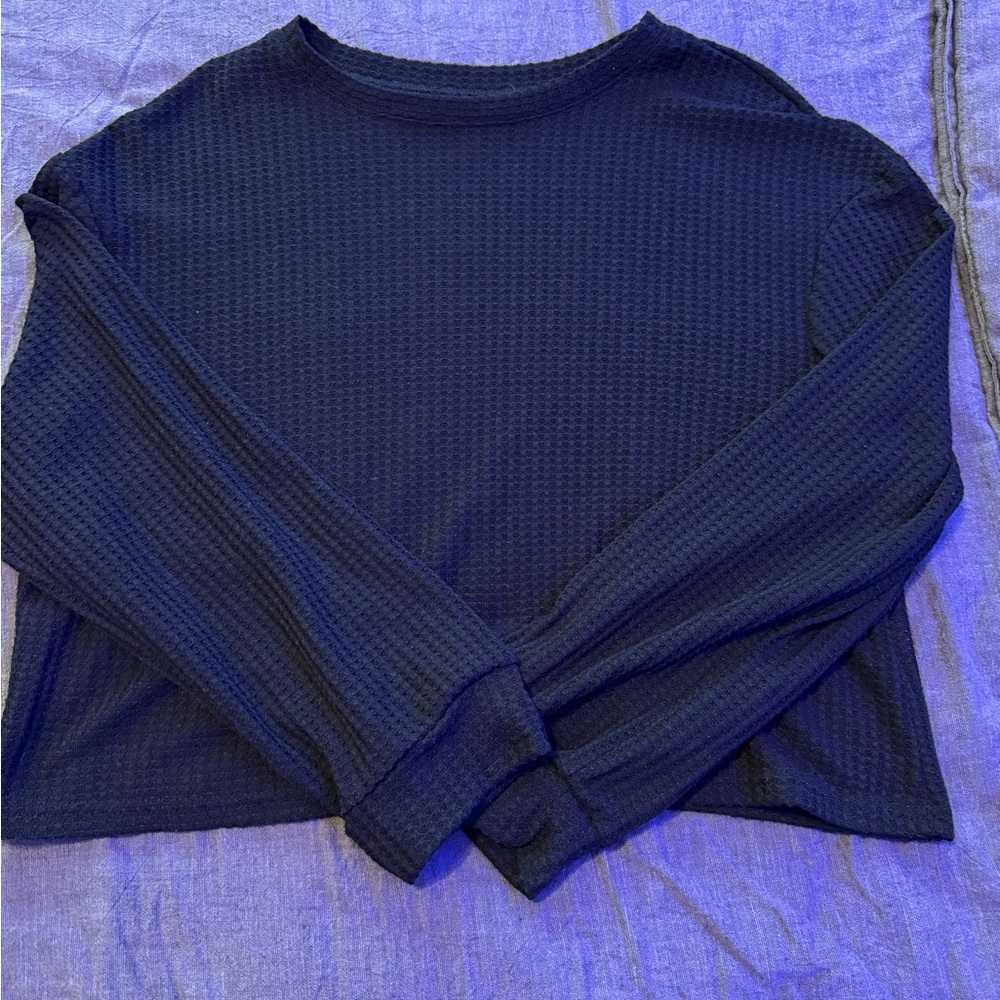 Black crop top long sleeve shirt